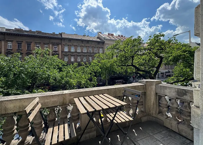 Harmony On St' Stephen Boulevard Budapeste