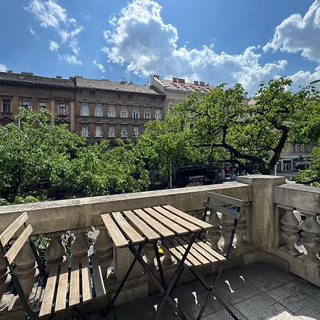 Harmony On St' Stephen Boulevard Budapest