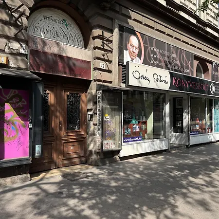 Harmony On St' Stephen Boulevard Budapest