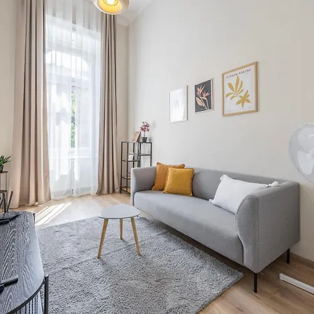 Harmony On St' Stephen Boulevard *